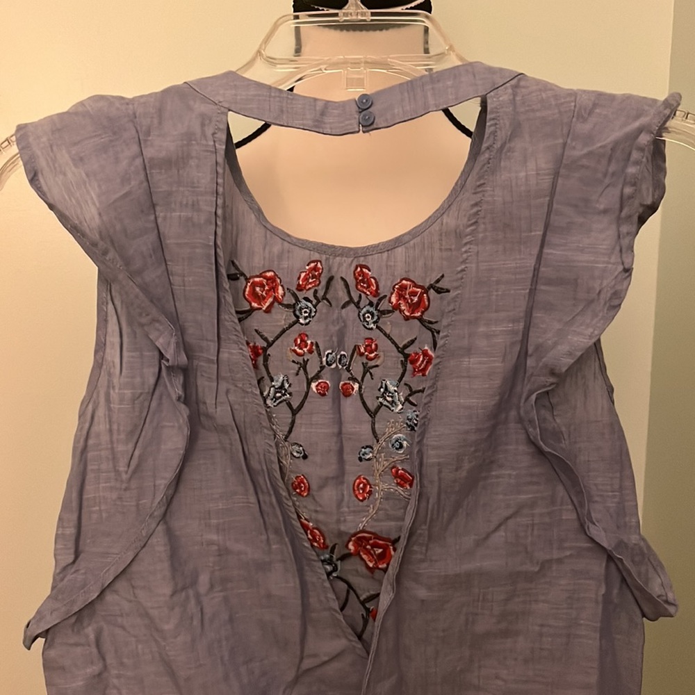 Embroidered Top With Open Back - image 4